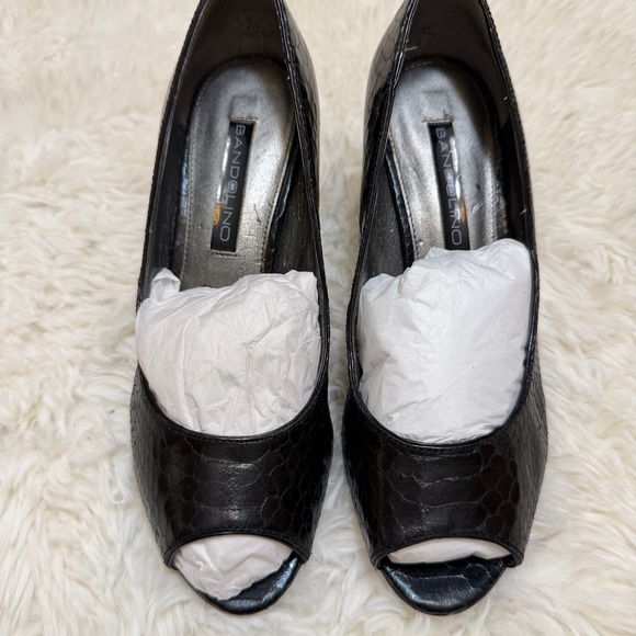 Bandolino Shoes - Bandolino Black Textured Peep-Toe Heels size 5
